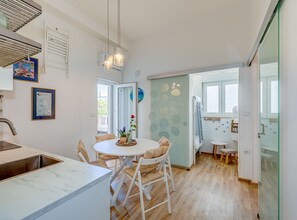 Apartment (Two Bedroom Apartment with Terrace an) | Dining room - Apartment Matoš (Omis)