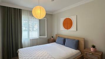 2 bedrooms, iron/ironing board, internet, bed sheets