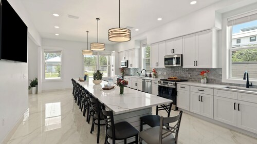 Satinwood Retreat by Avantstay Sleeps 46 Luxe Dune Allen Beach Group Stay Pool + Spa