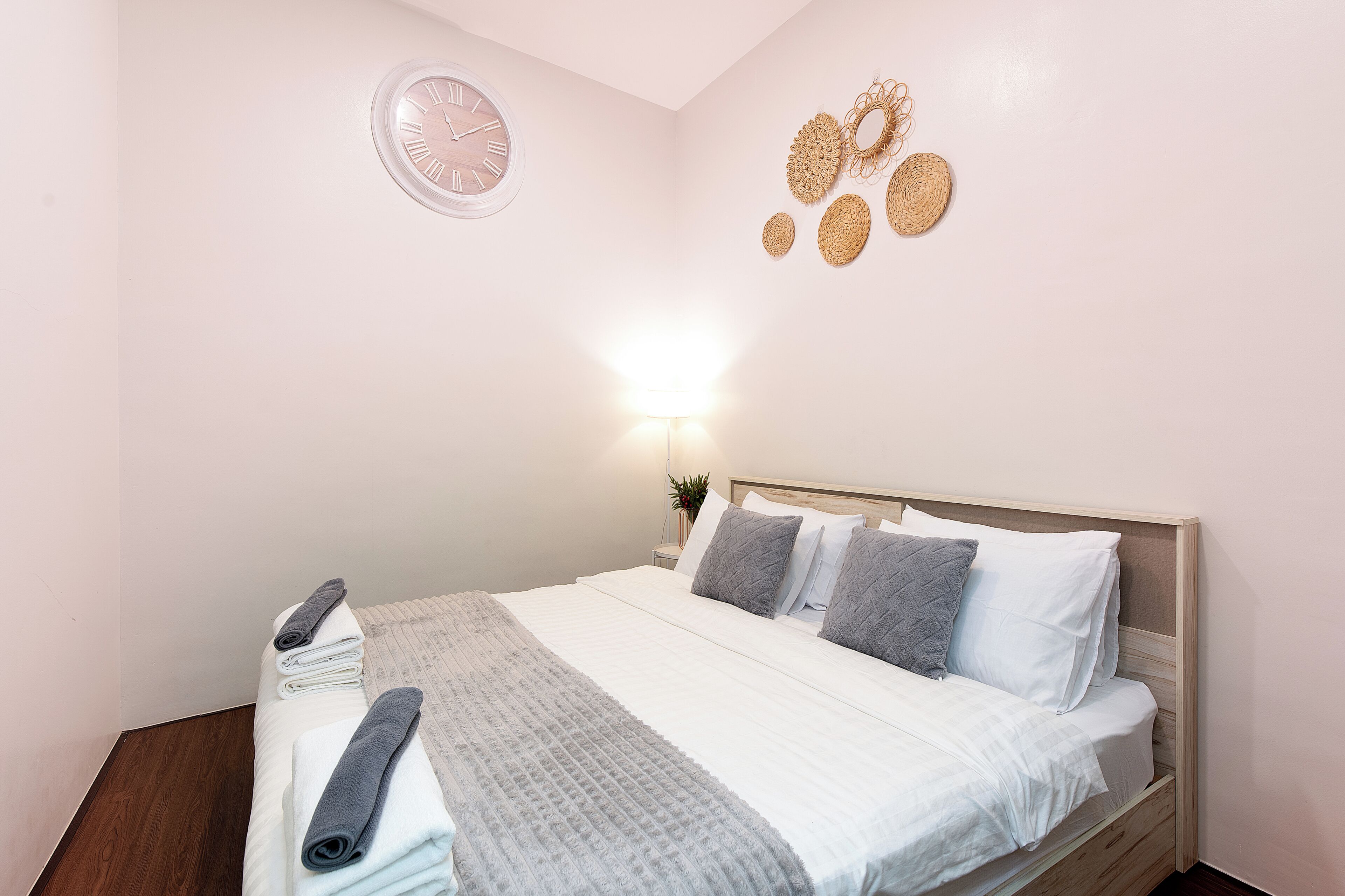 3 bedrooms, iron/ironing board, free WiFi, bed sheets