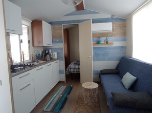 TV - Two Bedroom Mobile Home with Terrace (Razanac)