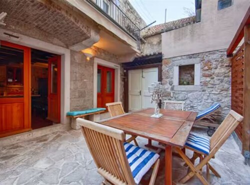 Four Bedroom House with Terrace