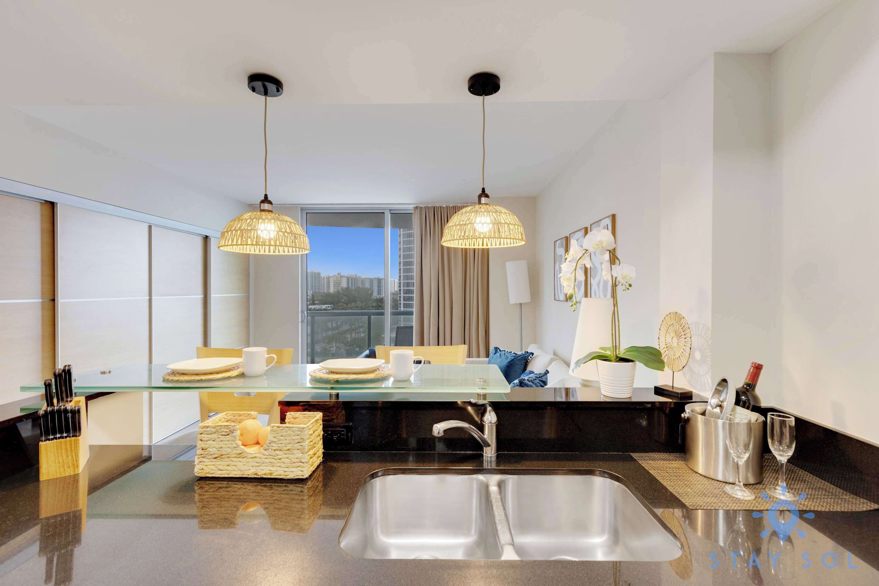 Cozy New Apt With Ocean View - Sunny Isles Beach