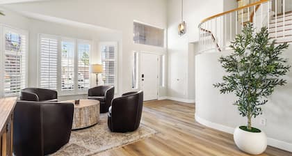 Remodeled 6BR in Red MTN Ranch • Priv Pool, Firepit, BBQ, Basketball Hoop