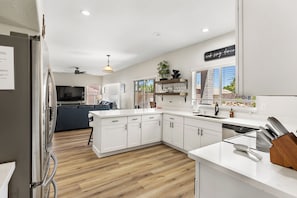 Fridge, microwave, oven, stovetop - Red Mountain Ranch Retreat • Private Pool • Mountain Views • Golf & Family Oasis (Mesa)
