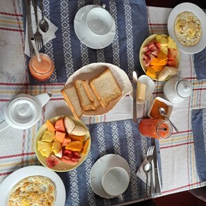 Breakfast meal - REDwood inn - Nuwaraeliya (Nuwara Eliya)