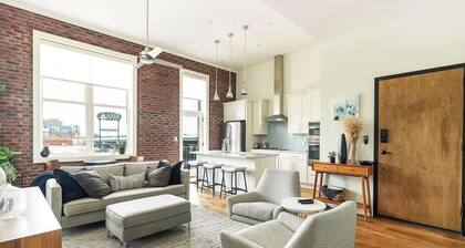 Charming 2BR Condo-Steps from the Old City in the heart of Downtown Knoxville