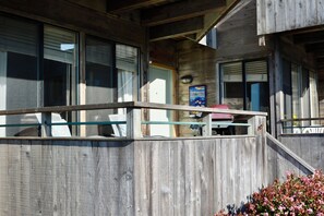 Property grounds - Beachfront 2/2, Steps to Del Monte Beach in Monterey, CA, Deck, Garage, Pool,Gym (Monterey)