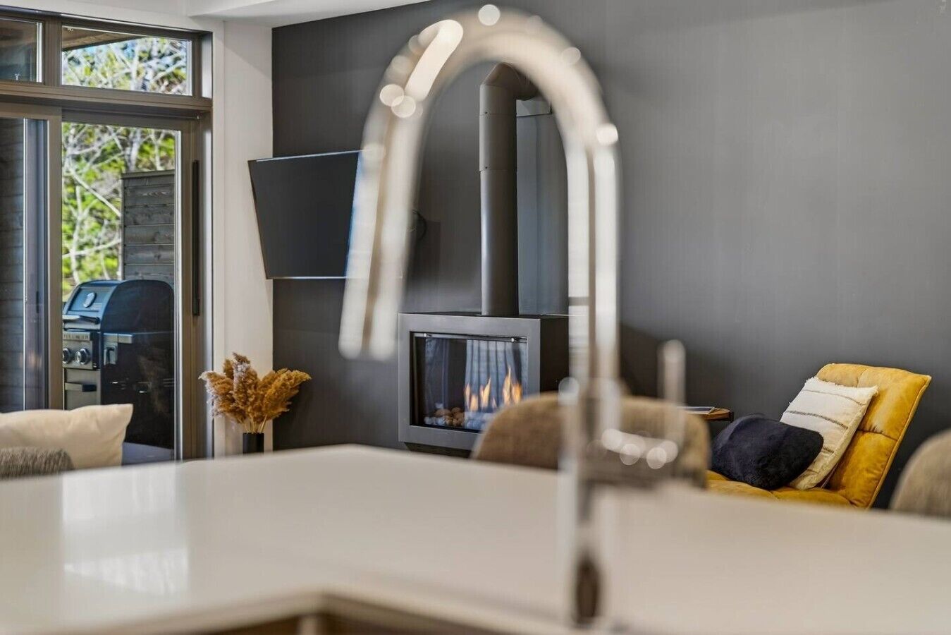 R&r At Verbier | Luxury Tremblant Retreat - Laurentides