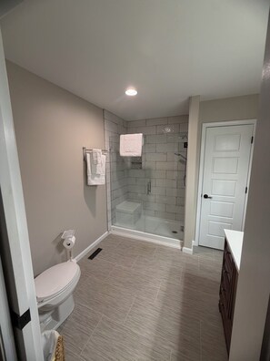 Bathroom - Charming 3 Bedroom  Home located between favorite Delaware vacation spots! (Georgetown)