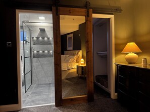 4 habitaciones, escritorio, wifi gratis y ropa de cama 
