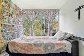 Comfort-Apartment, Balkon, Stadtblick | Verdunkelungsvorhänge, Bügeleisen/Bügelbrett, kostenloses WLAN