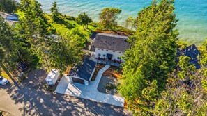 Exterior - Harrington Reserve: Sunset Bluff • Newly Renovated Luxury Coastal Retreat • Panoramic Views • Designer Interiors • Spa Vibes (Port Angeles)