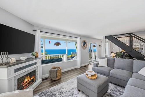Harrington Reserve: Sunset Bluff • Newly Renovated Luxury Coastal Retreat • Panoramic Views • Designer Interiors • Spa Vibes