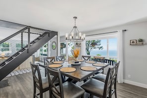 Dining - Harrington Reserve: Sunset Bluff • Newly Renovated Luxury Coastal Retreat • Panoramic Views • Designer Interiors • Spa Vibes (Port Angeles)