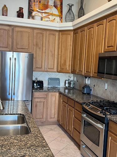 Kiowa Castle - Private Pool & Hot Tub - Sleeps 14