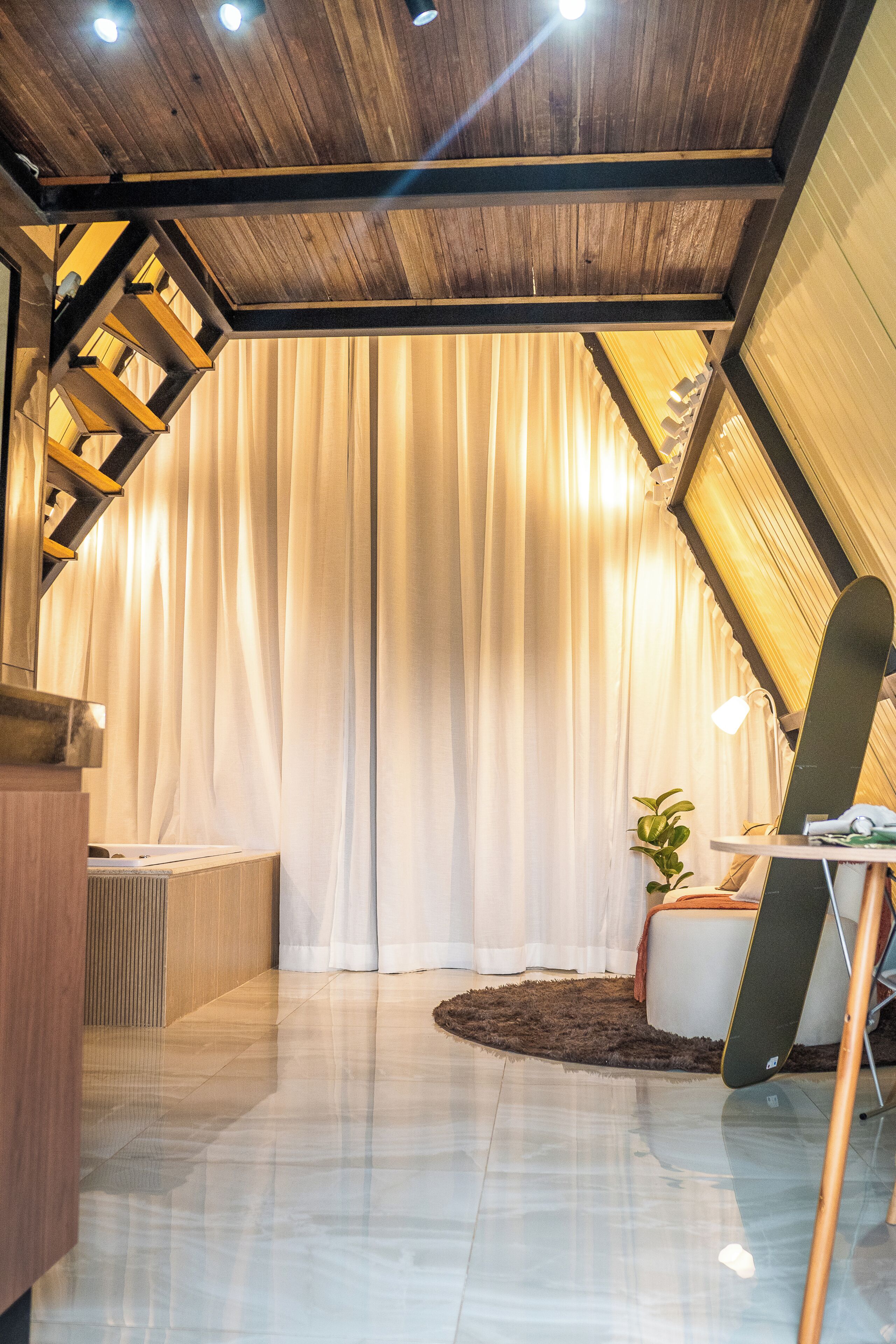 Deluxe-Chalet, Balkon, Bergblick | Wohnbereich