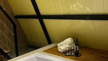 デラックス シャレー バルコニー マウンテンビュー | 内装