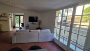 Interior - Beachfront Villa (Sari-Solenzara)