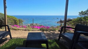 Property grounds - Beachfront Villa (Sari-Solenzara)