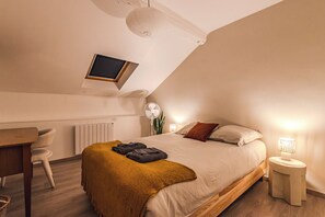 3 Schlafzimmer, Schreibtisch, Bügeleisen/Bügelbrett, Reisekinderbett