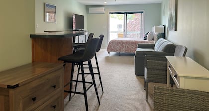 Welcome to Wellington Manor Condo, a cozy studio vacation rental in Wells, Maine, perfectly located near Wells Beach, local restaurants, shopping, and popular Southern Maine coastal attractions. This comfortable Wells studio condo is ideal for couple