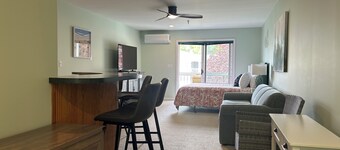 Welcome to Wellington Manor Condo, a cozy studio vacation rental in Wells, Maine, perfectly located near Wells Beach, local restaurants, shopping, and popular Southern Maine coastal attractions. This comfortable Wells studio condo is ideal for couple
