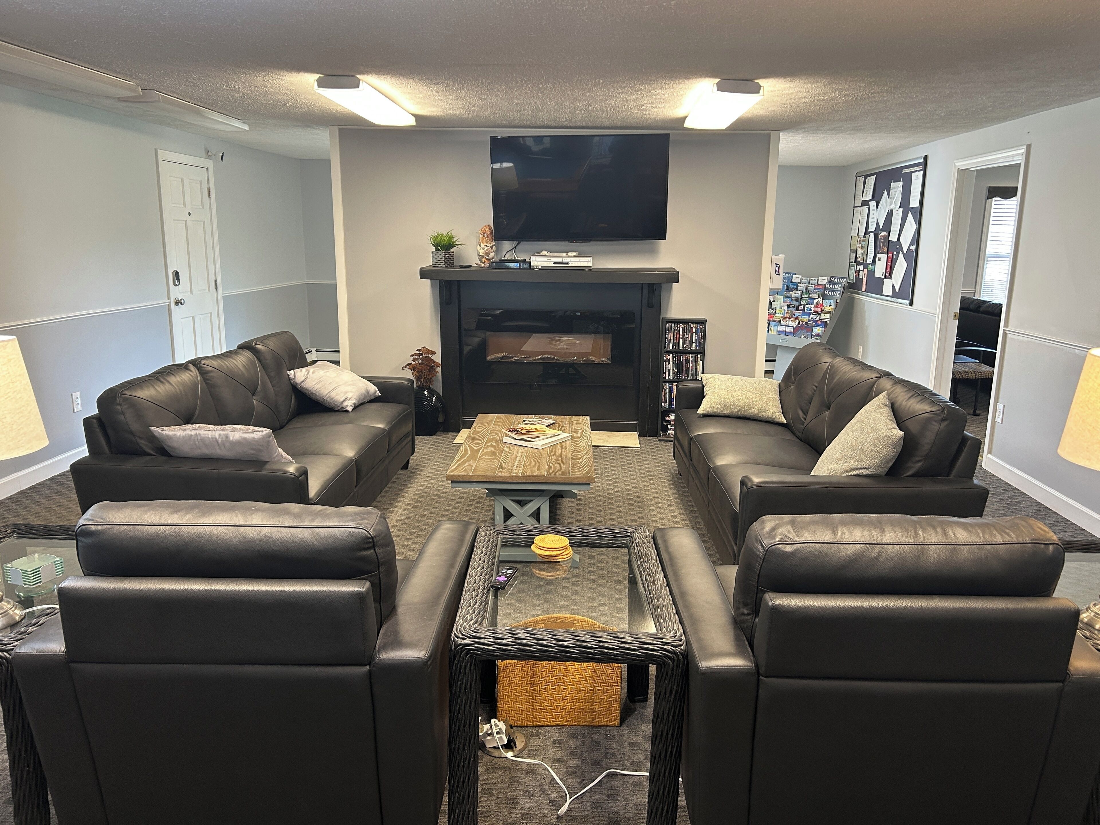 Welcome To Wellington Manor Condo, A Cozy Studio Vacation Rental In Wells, Maine, Perfectly Located Near Wells Beach, Local Restaurants, Shopping, And Popular Southern Maine Coastal Attractions. This Comfortable Wells Studio Condo Is Ideal For Couple - Wells Beach