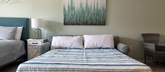 Welcome to Wellington Manor Condo, a cozy studio vacation rental in Wells, Maine, perfectly located near Wells Beach, local restaurants, shopping, and popular Southern Maine coastal attractions. This comfortable Wells studio condo is ideal for couple