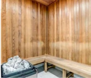 Sauna - Premium 3BR Oakville /Pool, Gym and parking, close to all HWYS & shops (Oakville)