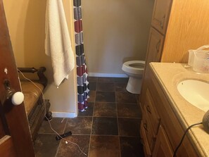 Soap, toilet paper - Cozy 2-bedroom farmhouse in serene Hulbert with AC (Hulbert)