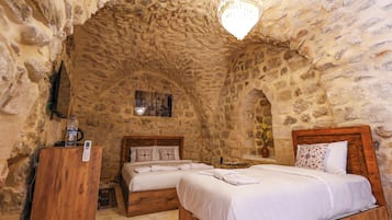 Premium bedding, in-room safe, individually decorated