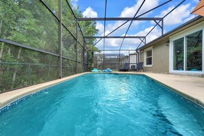 Pool - Woodland Oasis: Brand-new Home 15 Min to Disney (Kissimmee)