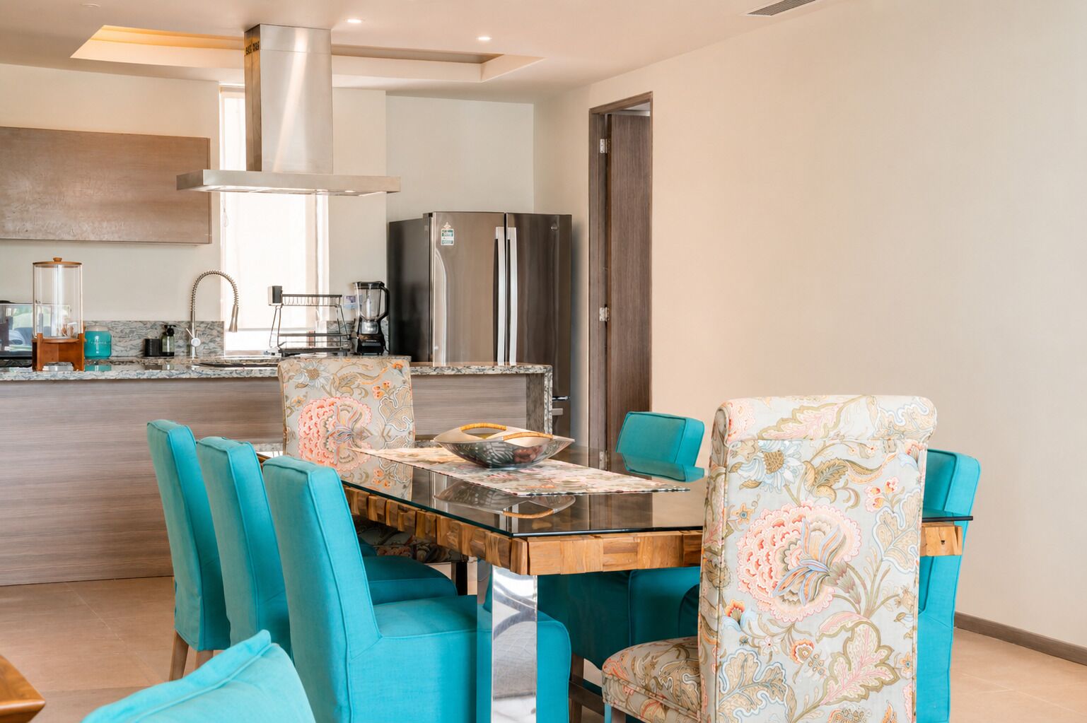 Deluxe Loft, Balcony, Pool View | Dining