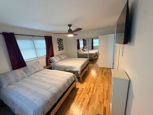 Private 2-bedroom loft in charming McKinney with AC. Huge bathroom.
