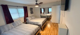 Private 2-bedroom loft in charming McKinney with AC. Huge bathroom.