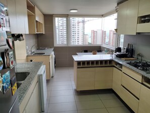 Familienapartment, Balkon, Strandblick | Eigene Küche