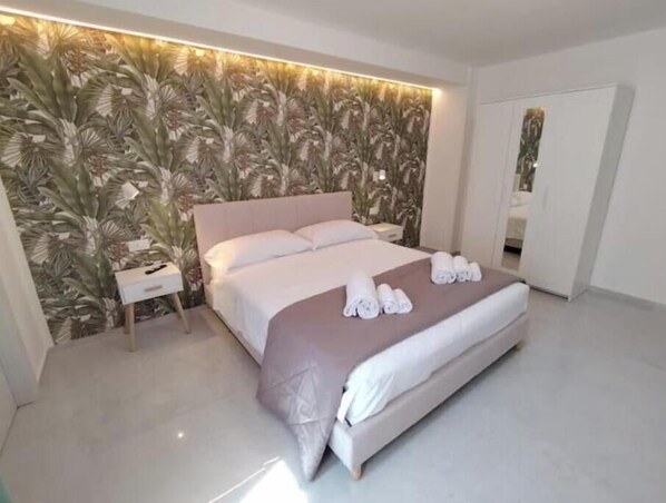 2 bedrooms, iron/ironing board, WiFi, bed sheets - Heart of Galatea (Aci Castello)