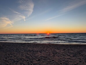 Beach - LOCATION, LOCATION, LOCATION!! Luxury at the Beach (Grand Bend)