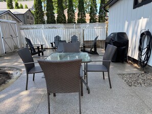 Outdoor dining - LOCATION, LOCATION, LOCATION!! Luxury at the Beach (Grand Bend)