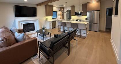 LOCATION, LOCATION, LOCATION!! Luxury at the Beach