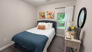 Bügeleisen/Bügelbrett, Internetzugang, Bettwäsche