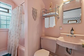 Bathroom - Tosa Farmhouse Guesthouse Upper Duplex (Wauwatosa)