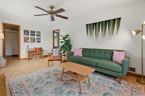 Living area - Tosa Farmhouse Guesthouse Upper Duplex (Wauwatosa)