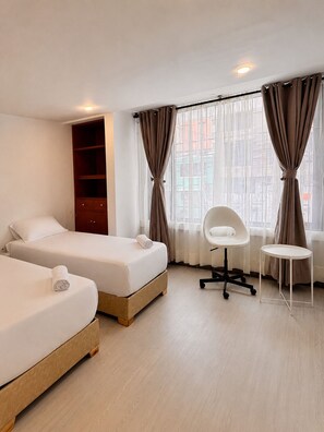 Desk, free WiFi - Zentio Hotel (Bogotá)