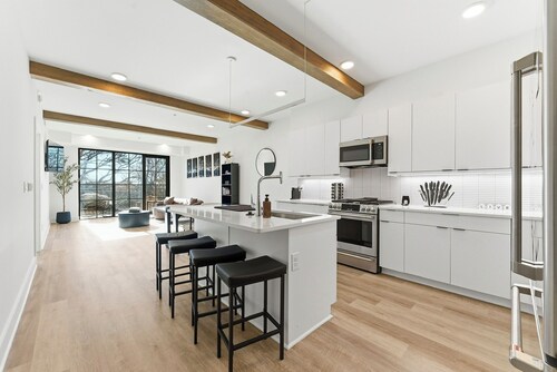 The Cocoa Condo - Downtown Atlanta w/ Garage Parking