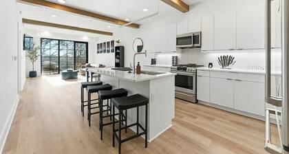 The Cocoa Condo - Downtown Atlanta w/ Garage Parking