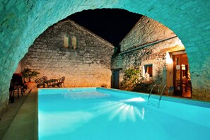 Pool - Cozy 1-bedroom apartment in enchanting Paris with AC (Paris)