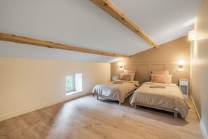 Iron/ironing board, Internet, bed sheets - A Getaway to Les Granges: River 200 meters away on foot (Saint-Martin-d'Ardèche)