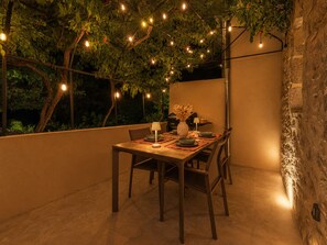 Outdoor dining - A Getaway to Les Granges: River 200 meters away on foot (Saint-Martin-d'Ardèche)